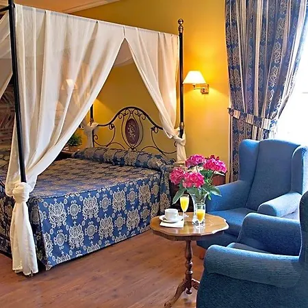 Hotel Casona Caballeros 4*