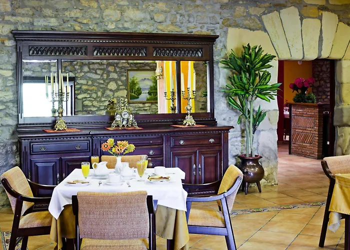 Hotel Casona Caballeros 4*